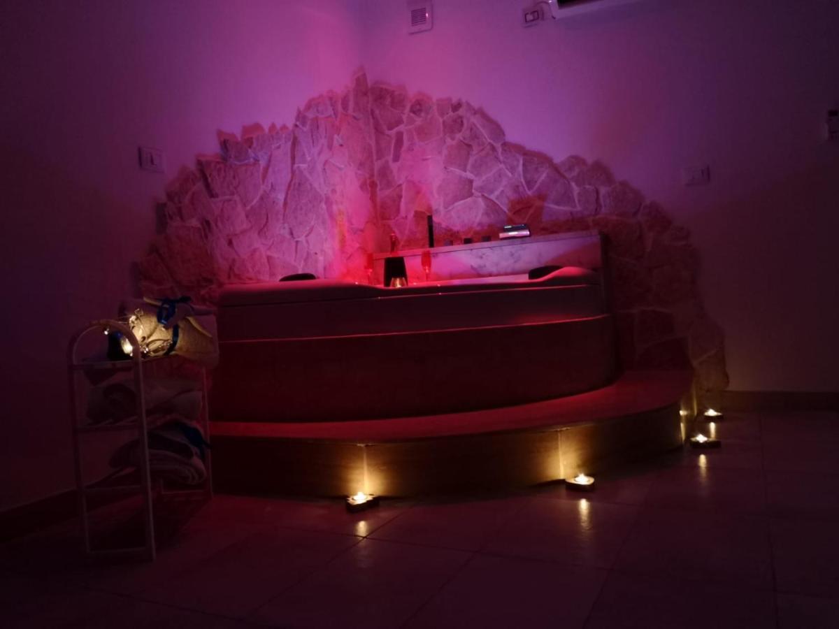 Villa Mina Con Vasca Idromassaggio Taranto Bagian luar foto
