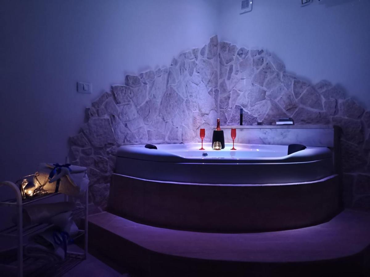 Villa Mina Con Vasca Idromassaggio Taranto Bagian luar foto