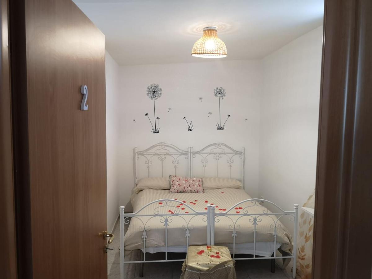 Villa Mina Con Vasca Idromassaggio Taranto Bagian luar foto