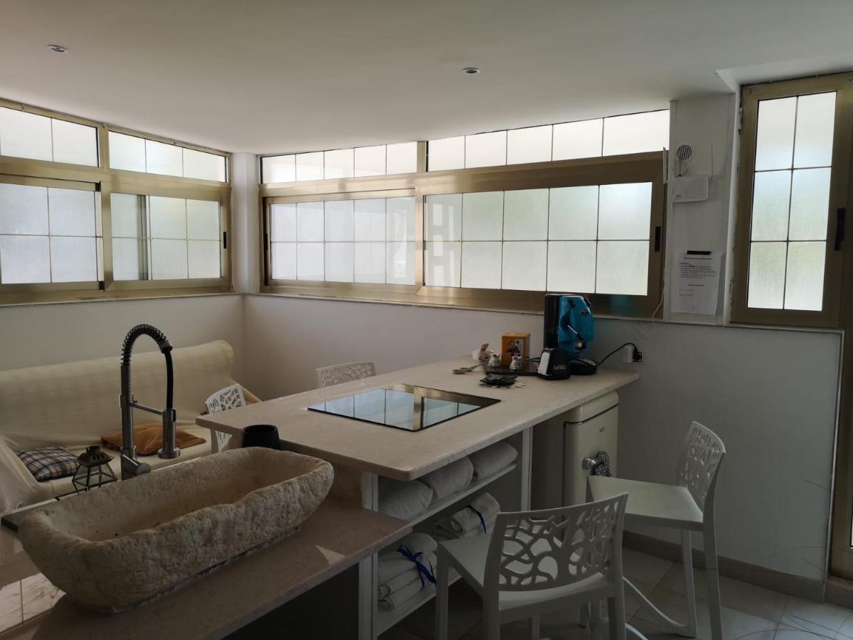 Villa Mina Con Vasca Idromassaggio Taranto Bagian luar foto