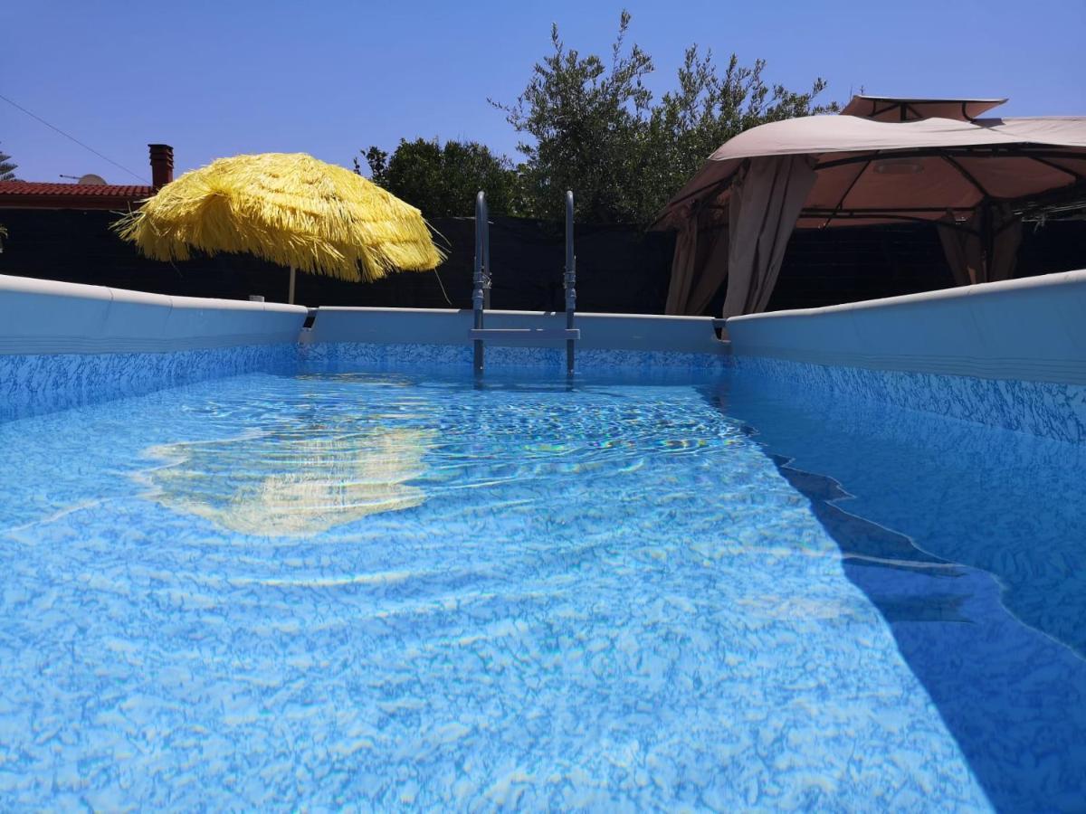 Villa Mina Con Vasca Idromassaggio Taranto Bagian luar foto