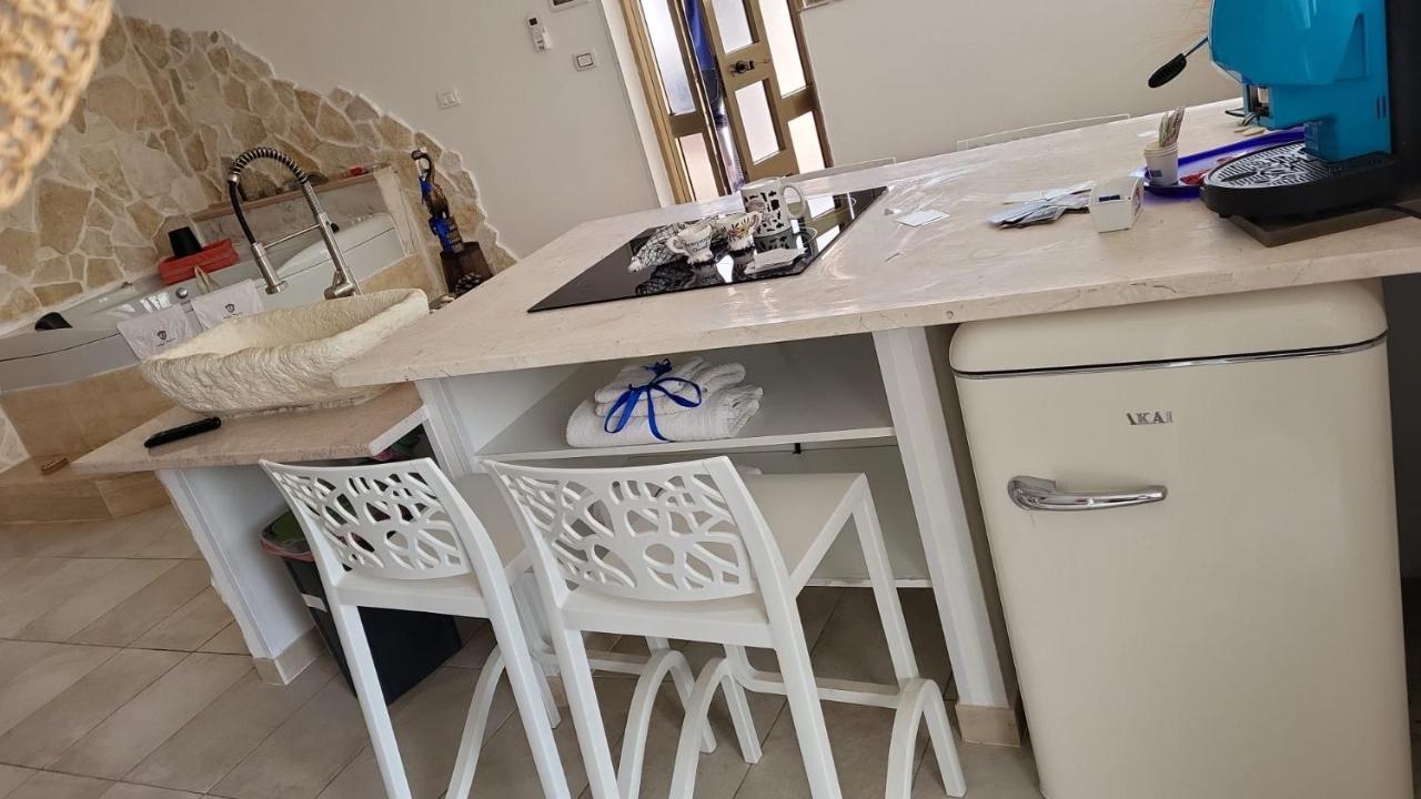 Villa Mina Con Vasca Idromassaggio Taranto Bagian luar foto